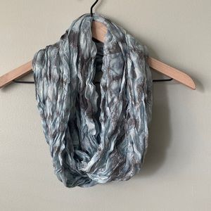 Jennifer Lopez Teal & Gray Infinity Scarf